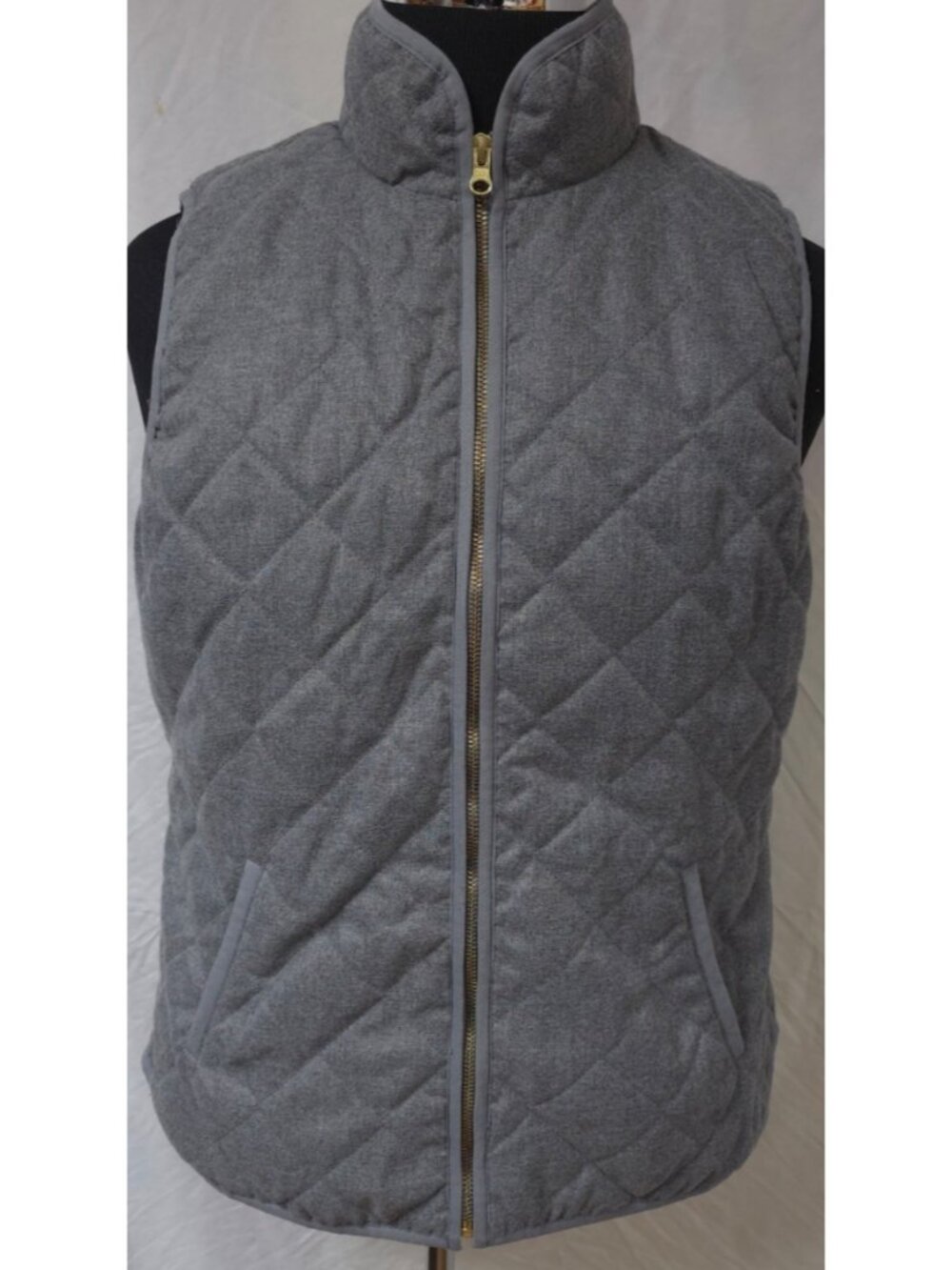 Old Navy Womens Large Gray Packable Full Zip Sleeveless Quilted Lined Vest
